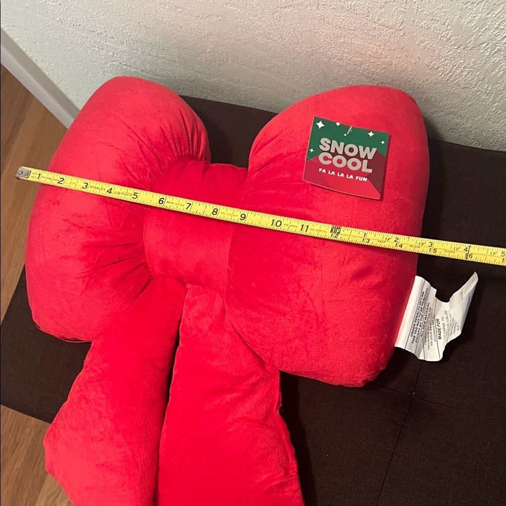 #1094** Red Bow Pillow - Picture 2 of 4
